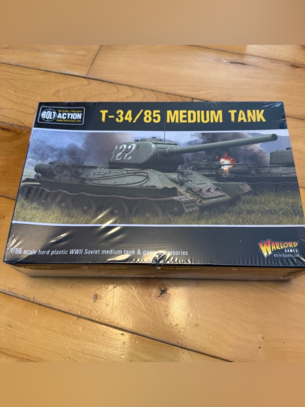 Bolt Action T-34/85 Medium Tank Model - Olive Green